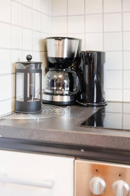 - 3-Bedroom Apartment Luxury: Central & Spacious In Duisburg & Big Tv And Kitchen - Exterior foto