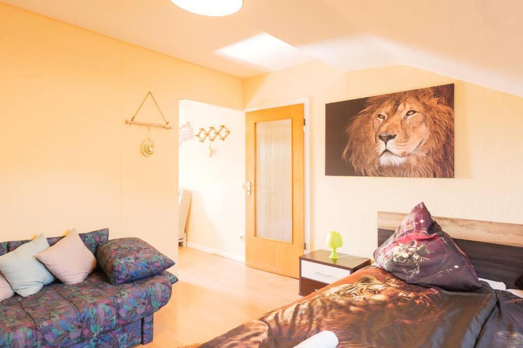 - 3-Bedroom Apartment Luxury: Central & Spacious In Duisburg & Big Tv And Kitchen - Exterior foto